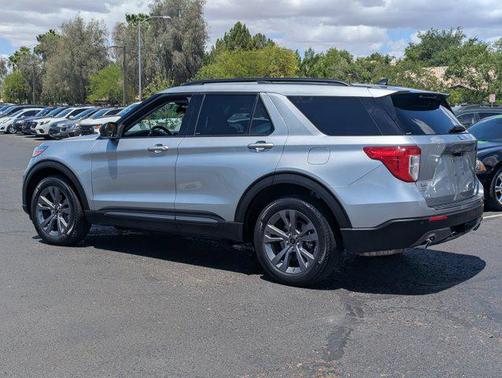 Iconic Silver Metallic 2023 Ford Explorer XLT