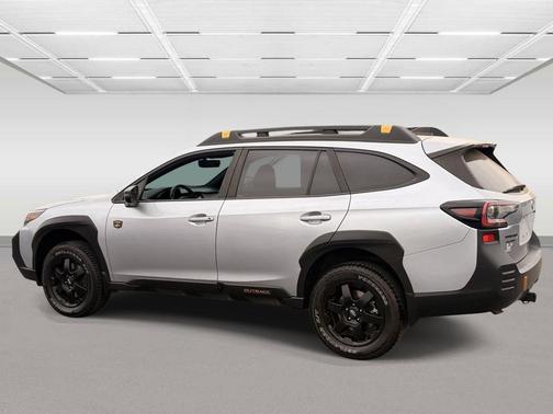 Ice Silver Metallic 2024 Subaru Outback Wilderness