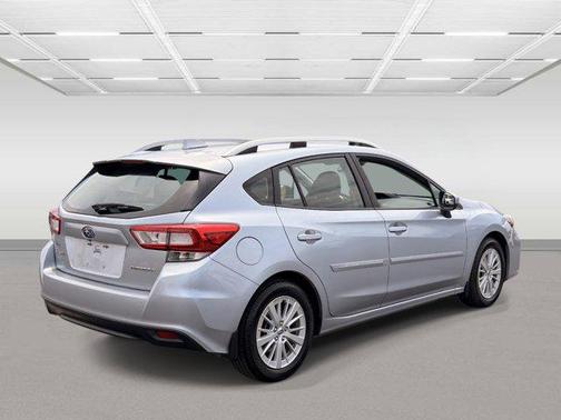 Ice Silver Metallic 2018 Subaru Impreza 2.0i Premium