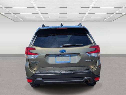 Autumn Green Metallic 2024 Subaru Forester Premium