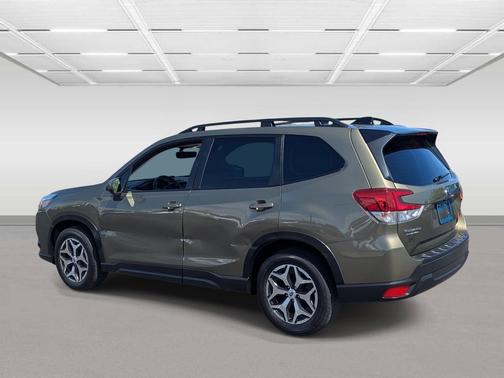 Autumn Green 2024 Subaru Forester Premium