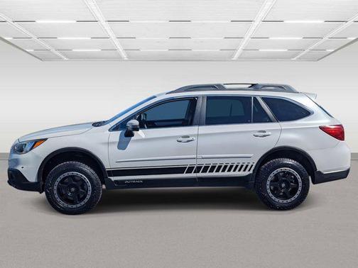 Crystal White Pearl 2016 Subaru Outback 2.5i Premium