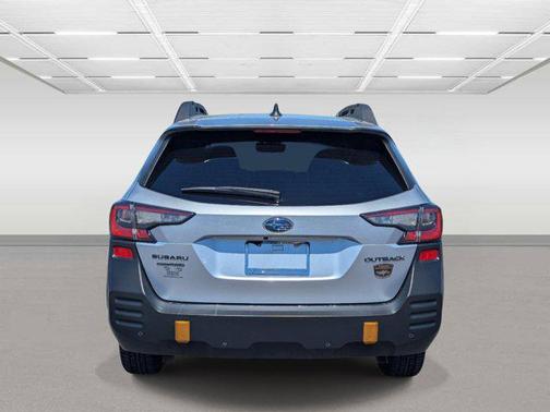Ice Silver Metallic 2023 Subaru Outback Wilderness