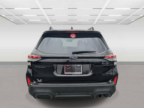 Crystal Black Silica 2025 Subaru Forester Limited