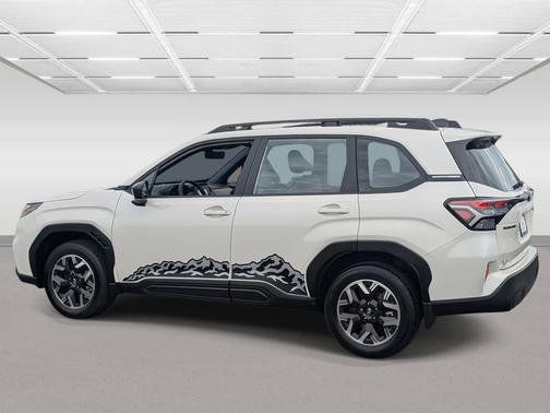 2025 Subaru Forester Base