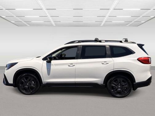 Crystal White Pearl 2024 Subaru Ascent Onyx Edition