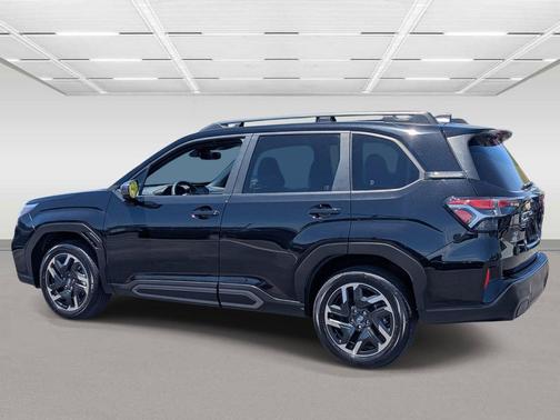 Crystal Black Silica 2025 Subaru Forester Limited
