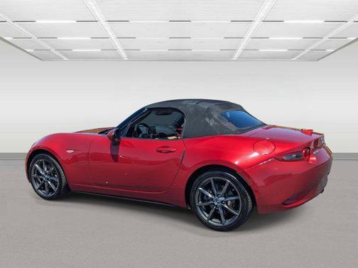 Soul Red Metallic 2016 Mazda MX-5 Miata Grand Touring