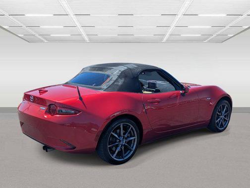 Soul Red Metallic 2016 Mazda MX-5 Miata Grand Touring