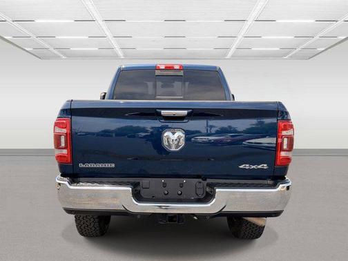 Patriot Blue Pearlcoat 2022 RAM 2500 Laramie Crew Cab 4x4 6'4' Box