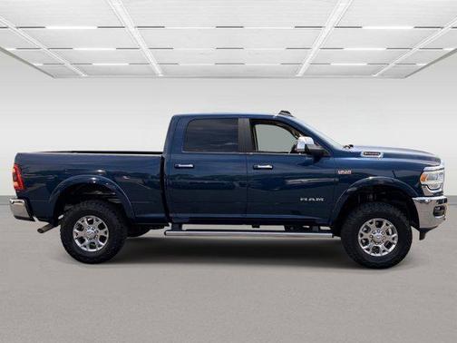 Patriot Blue Pearlcoat 2022 RAM 2500 Laramie Crew Cab 4x4 6'4' Box