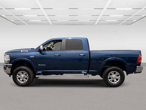 Patriot Blue Pearlcoat 2022 RAM 2500 Laramie Crew Cab 4x4 6'4' Box