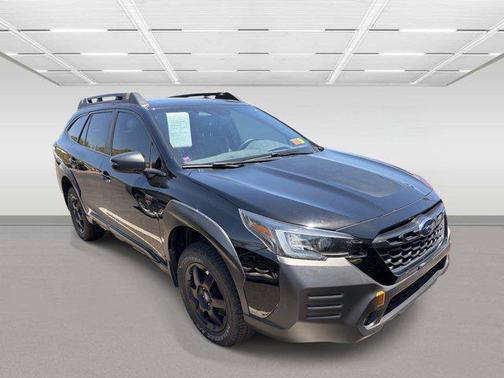 Crystal Black Silica 2023 Subaru Outback Wilderness