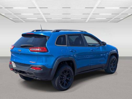 Hydro Blue Pearlcoat 2017 Jeep Cherokee Trailhawk