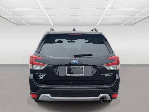 Crystal Black Silica 2021 Subaru Forester Touring