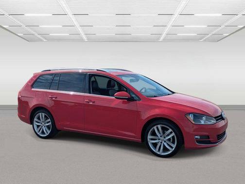 2017 Volkswagen Golf SportWagen 