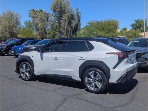 Cosmic White Pearl 2-Tone 2023 Subaru Solterra Touring