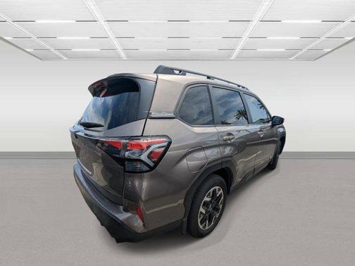 Brilliant Bronze Metallic 2025 Subaru Forester Premium