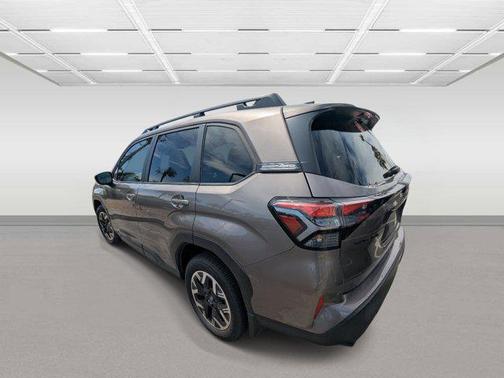 Brilliant Bronze Metallic 2025 Subaru Forester Premium