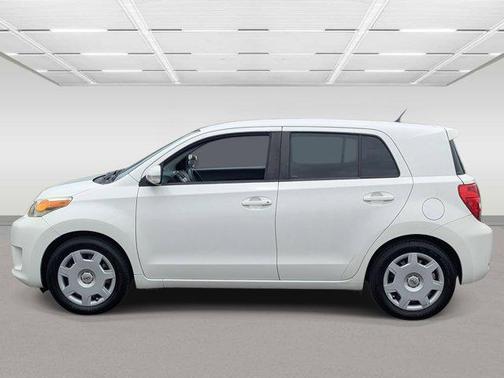 Super White 2012 Scion xD 5dr HB Auto