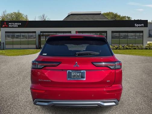 2025 Mitsubishi Outlander SE