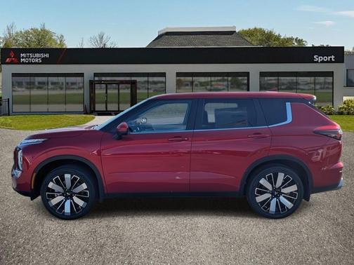 2025 Mitsubishi Outlander SE