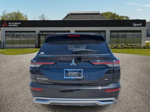2025 Mitsubishi Outlander SE