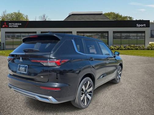 2025 Mitsubishi Outlander SE