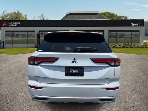 2023 Mitsubishi Outlander SEL