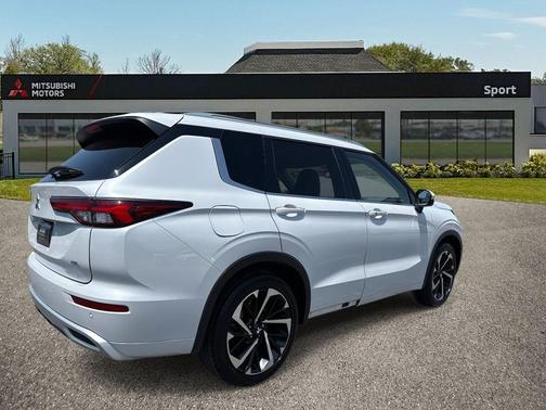 2023 Mitsubishi Outlander SEL