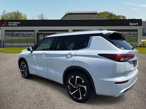2023 Mitsubishi Outlander SEL