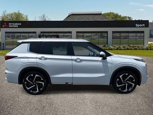 2023 Mitsubishi Outlander SEL