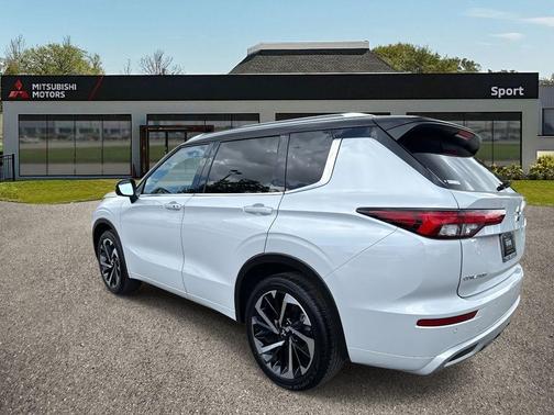 2024 Mitsubishi Outlander SEL