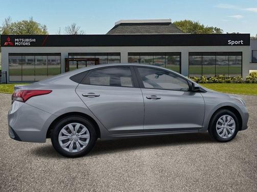 2022 Hyundai Accent SE
