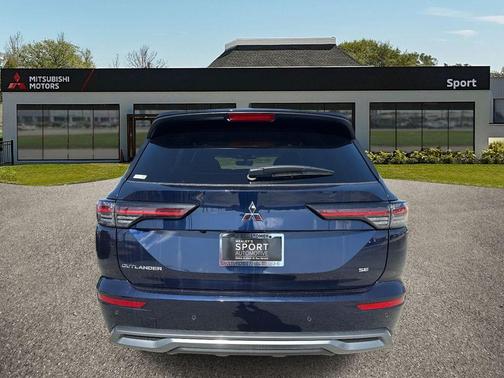 2025 Mitsubishi Outlander SE