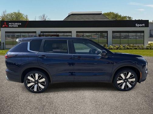 2025 Mitsubishi Outlander SE