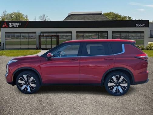 2025 Mitsubishi Outlander SE