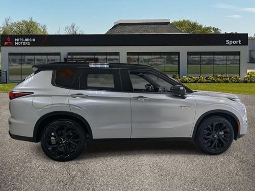 2025 Mitsubishi Outlander PHEV