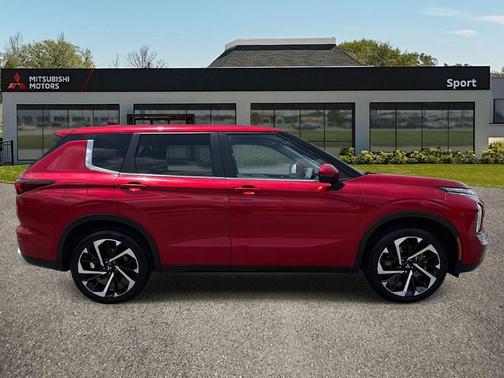 2023 Mitsubishi Outlander SE