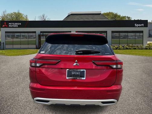 2023 Mitsubishi Outlander SE