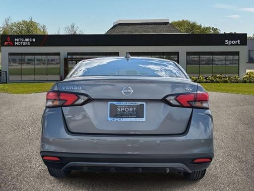 2022 Nissan Versa 1.6 SV