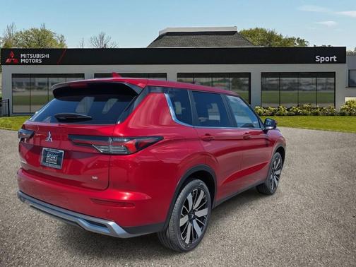 2025 Mitsubishi Outlander SE