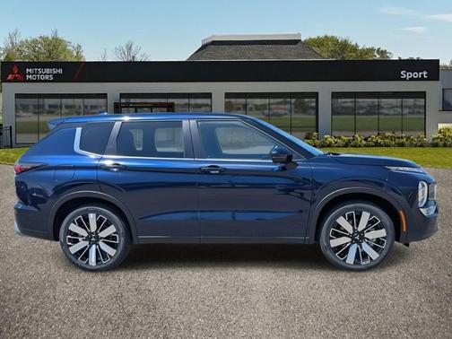 2025 Mitsubishi Outlander SE