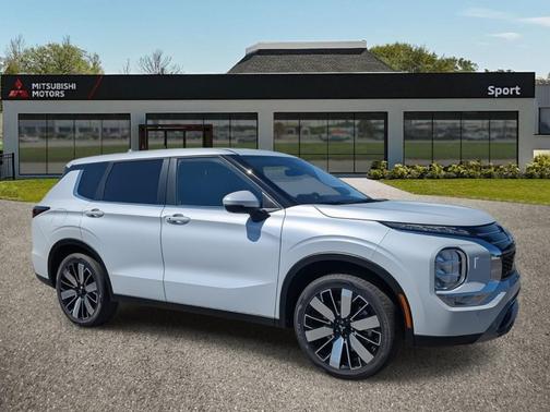 2025 Mitsubishi Outlander SE