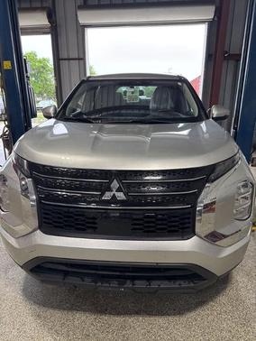 2024 Mitsubishi Outlander ES