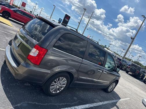 2015 Chrysler Town & Country Touring-L