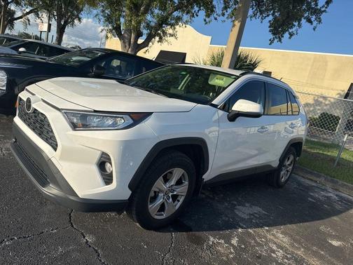 2021 Toyota RAV4 XLE