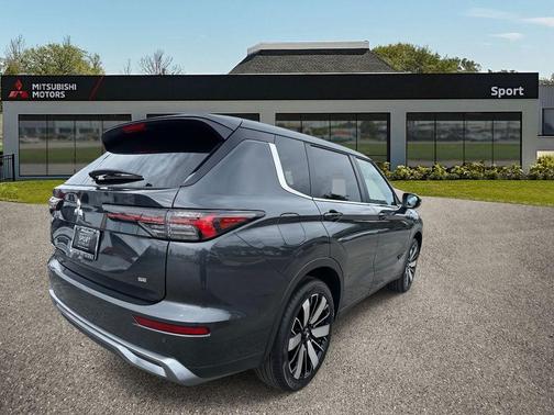 2025 Mitsubishi Outlander SE