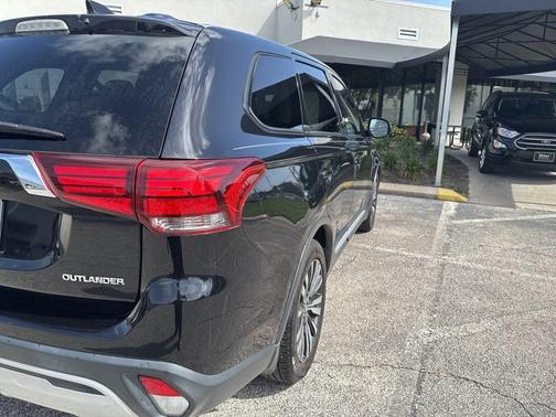2019 Mitsubishi Outlander ES
