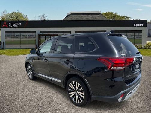 2019 Mitsubishi Outlander ES